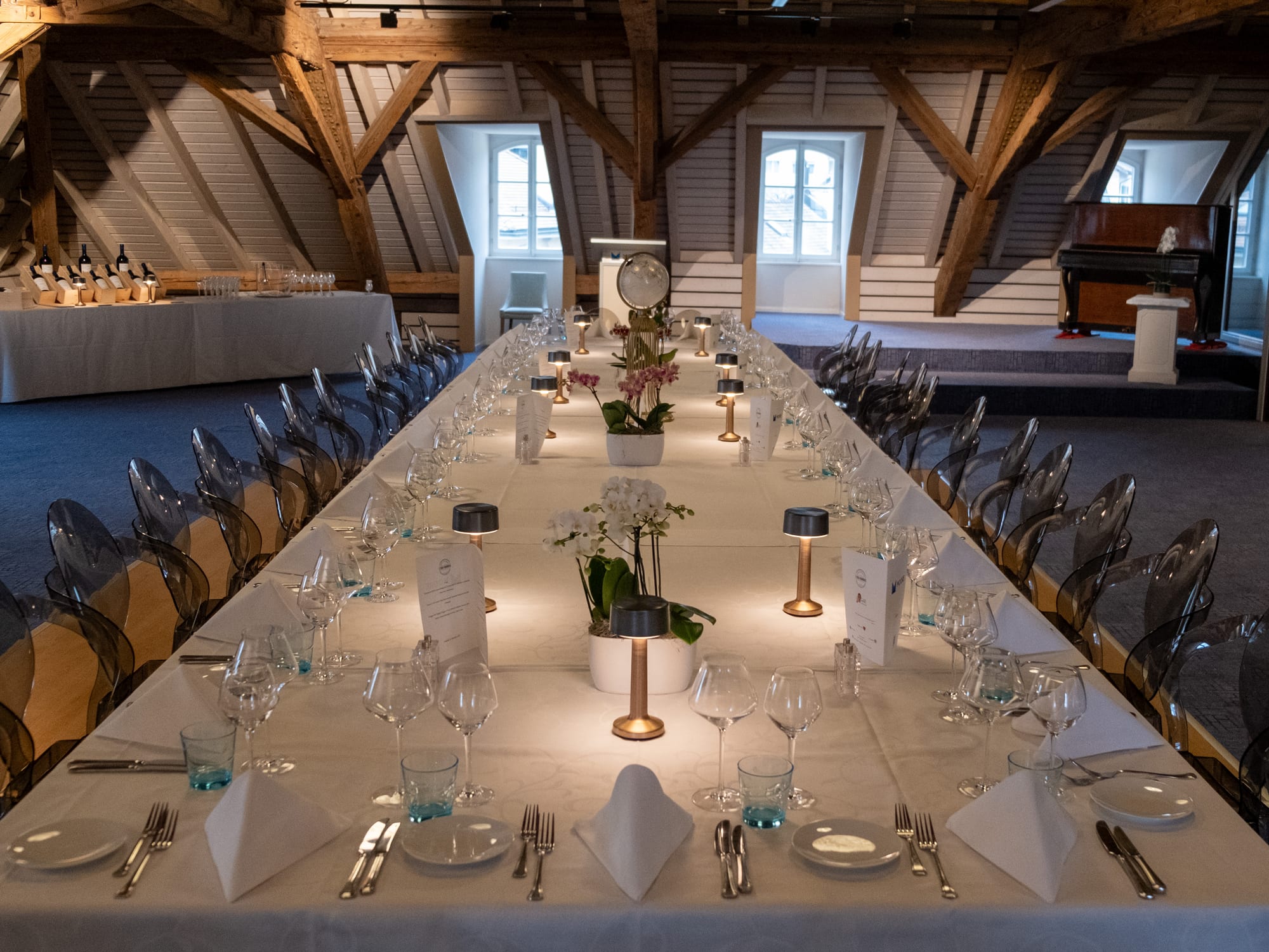 La salle Les Combles, table impériale